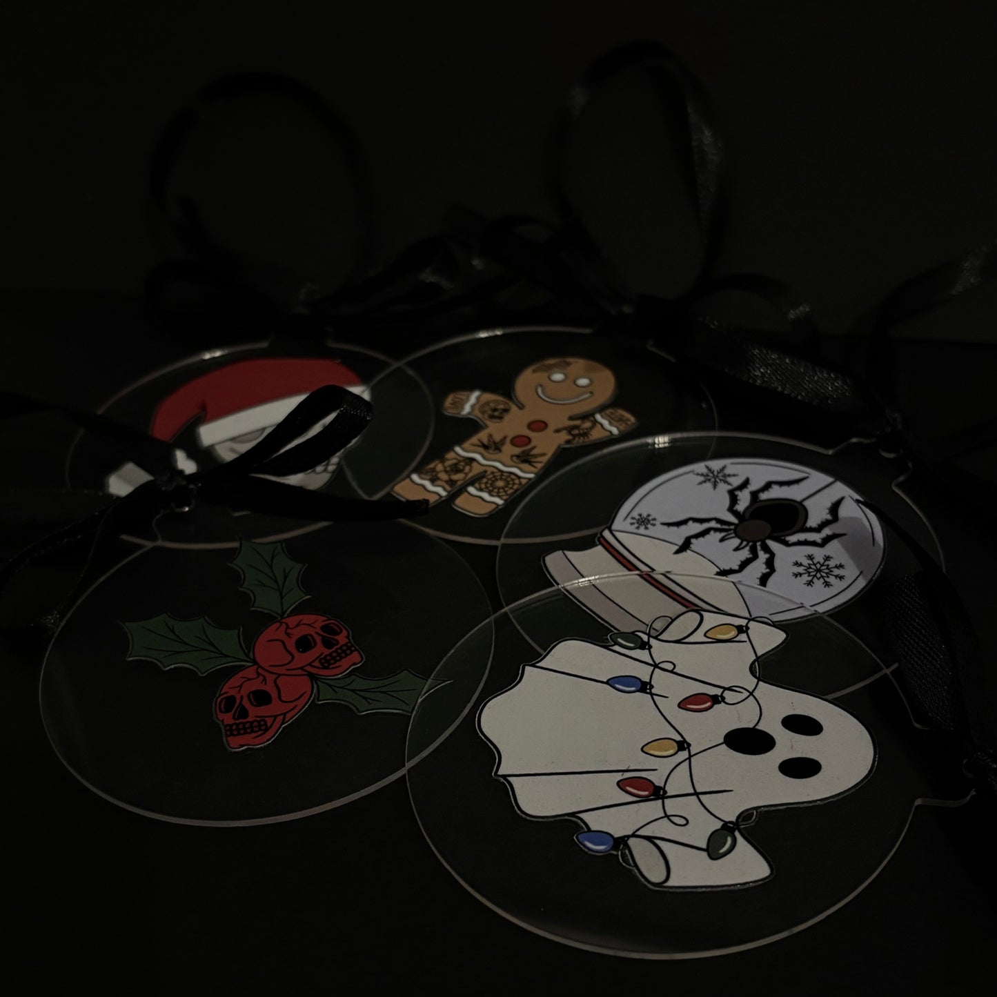 TATTOO-INSPIRED CHRISTMAS BAUBLE