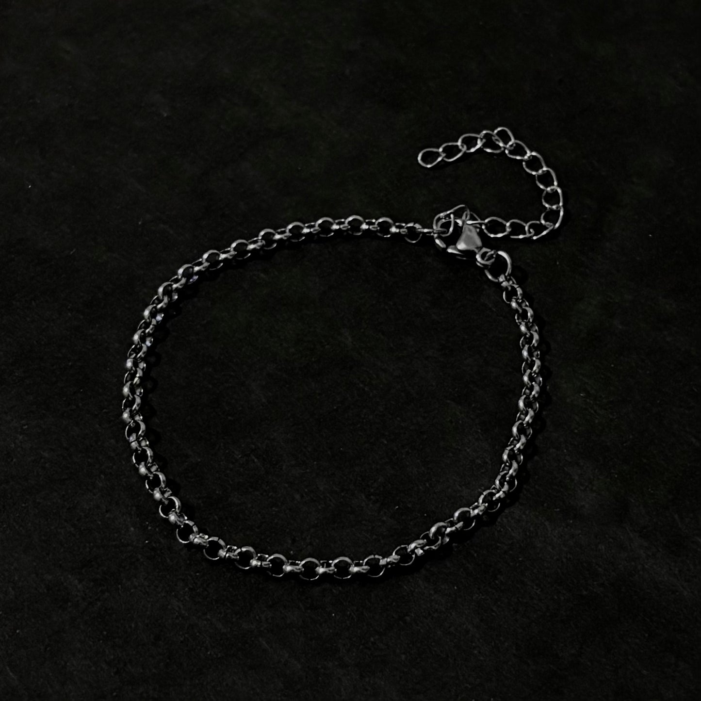 “SILVER LOOP” BRACELET