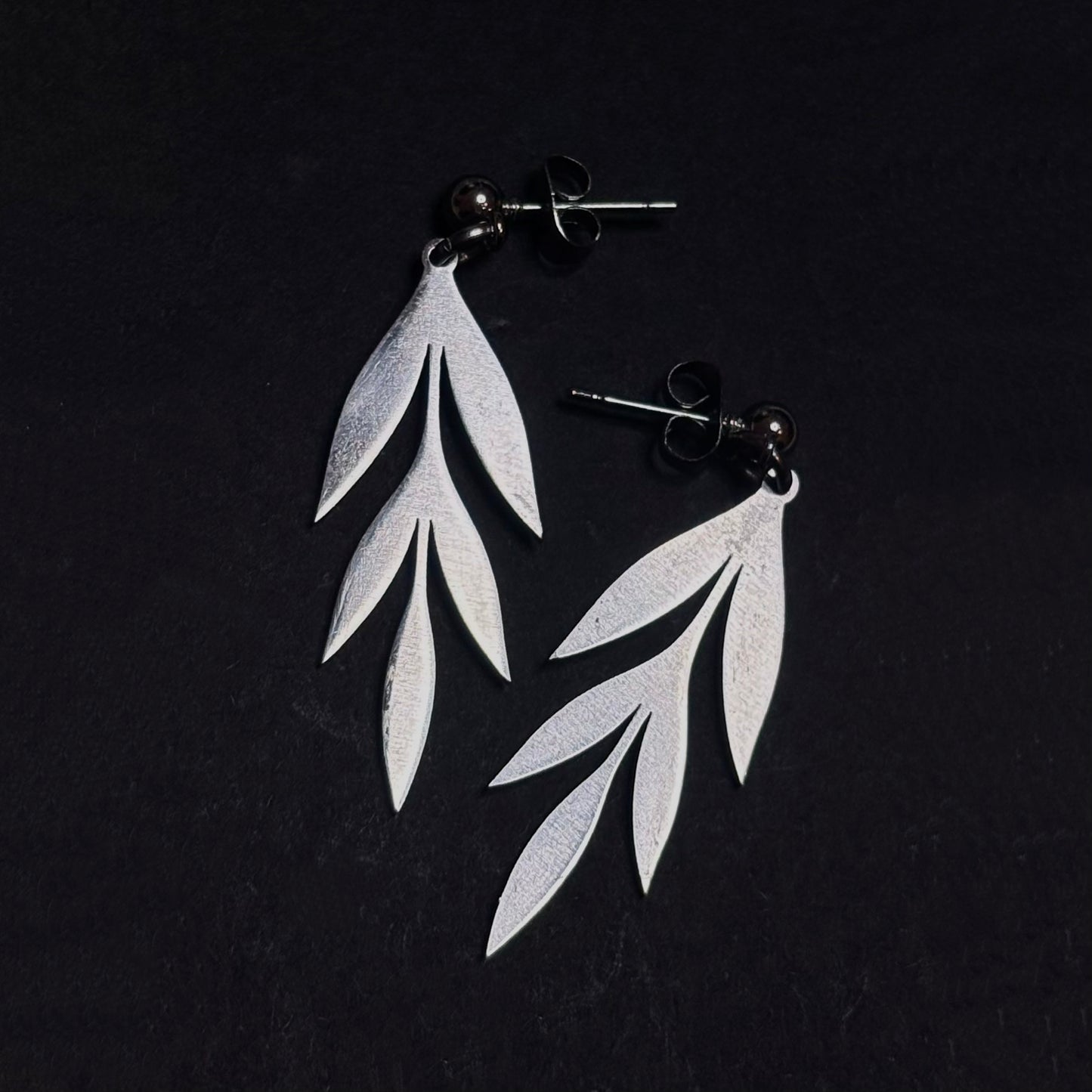 “MIRRORED LEAF” EARRINGS